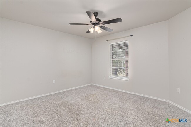 Building Photo - 121 Castlewood Dr