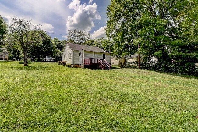 Building Photo - 506 North Dr