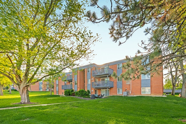 Building Photo - The Wimbledons