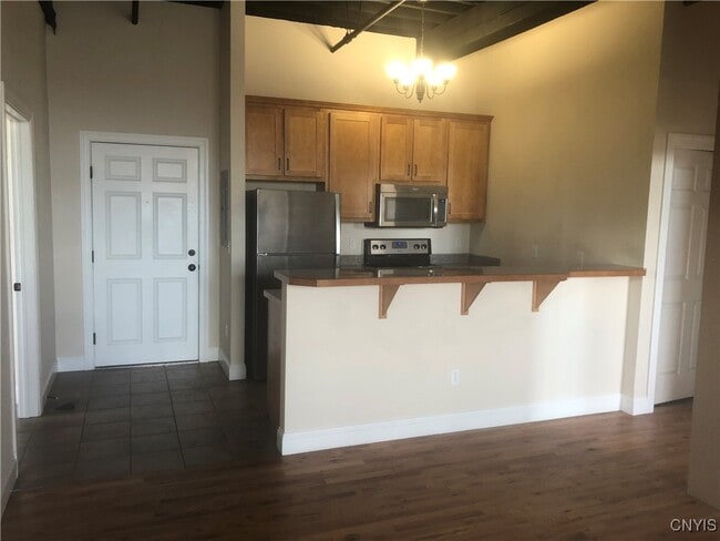 Foto del edificio - 617 Hiawatha Blvd