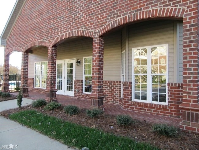 Building Photo - 4762 Tatton Park Cir