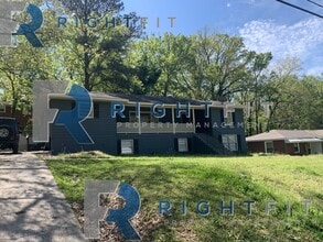 Building Photo - 3950 Calhoun Dr