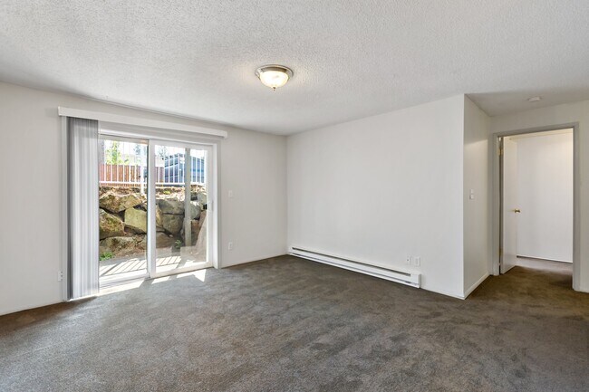 Building Photo - 11540 Pinehurst Way NE