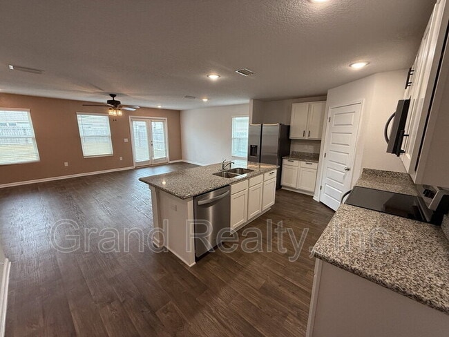 Building Photo - 5638 Tristan Ct