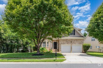 Building Photo - 8526 Suttonview Dr