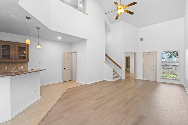 Building Photo - 10302 Buffum St