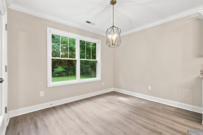 Foto del edificio - 6415 Flo Dr NW