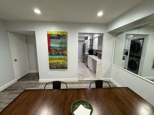 Foto del edificio - 355 N Post Oak Ln