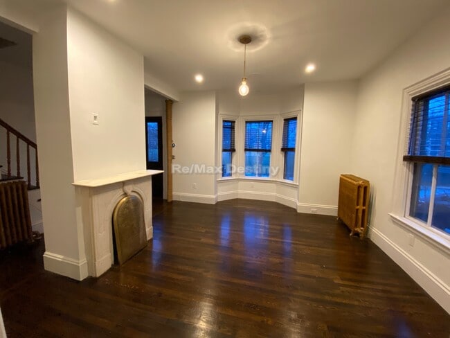 Building Photo - 22 Summer St