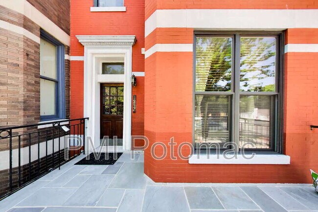 Foto del edificio - 1952 Calvert St NW