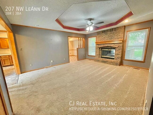 Building Photo - 207 NW Leann Dr
