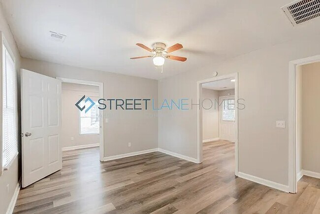 Foto del edificio - 108 Parkway Dr