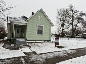 Building Photo - 607 S 14th St