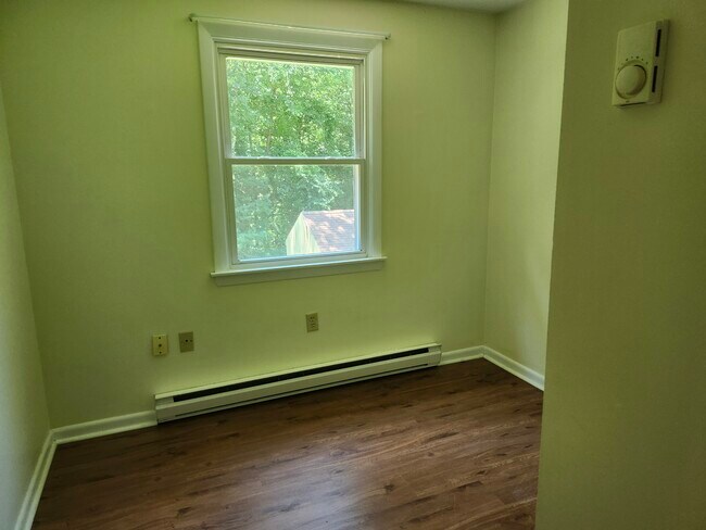 Foto del edificio - 99 Stage Harbor Rd