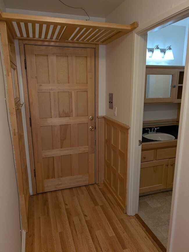 Foto del edificio - Cozy Woodwork Studio in Adam's Point