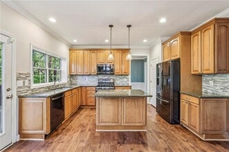 Building Photo - 615 Tammany Pointe