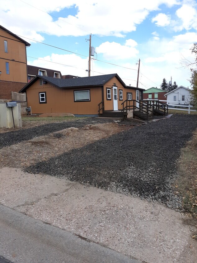 Outside - 1403 E Harney St
