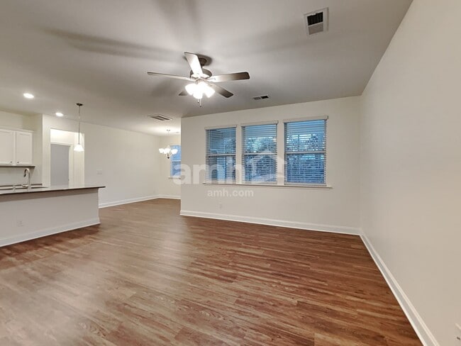 Building Photo - 141 Hazel Pk Dr