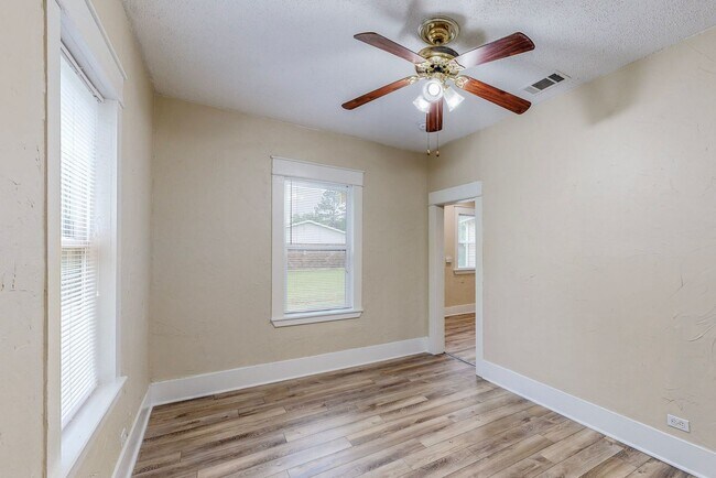 Foto del edificio - Available Mid-July! 3 Bedroom Home for Lea...