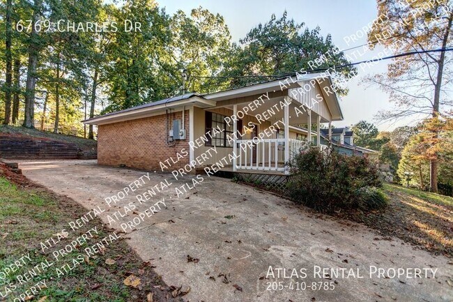 Building Photo - 6769 Charles Dr