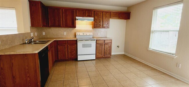 Building Photo - 13307 Ridgewood Knoll Ln