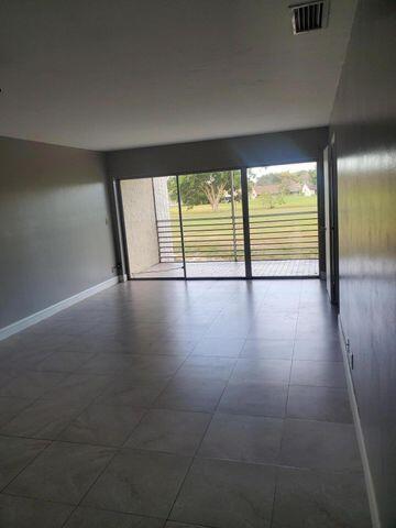 Foto del edificio - 7410 Woodmont Terrace