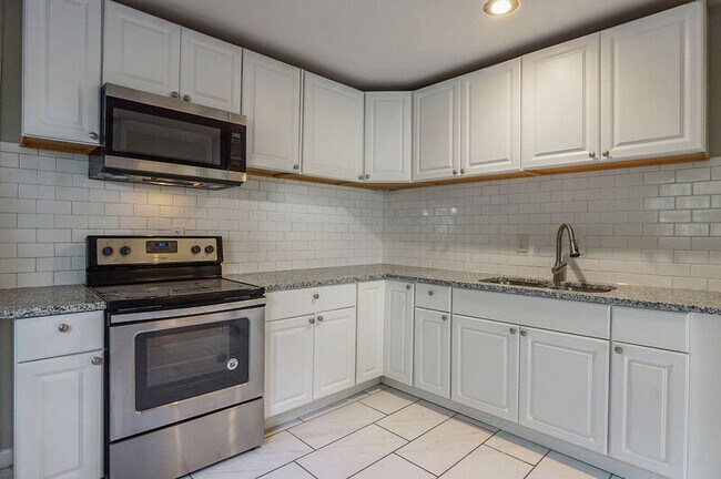 Foto del edificio - 12 Norwood Cir