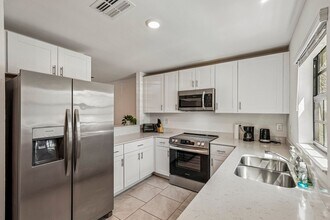 Building Photo - 1883 Vista Landings Ct