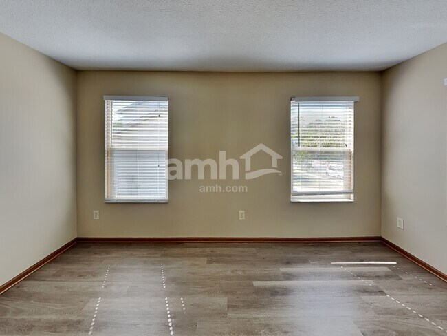 Foto del edificio - 180 Shaleridge Dr