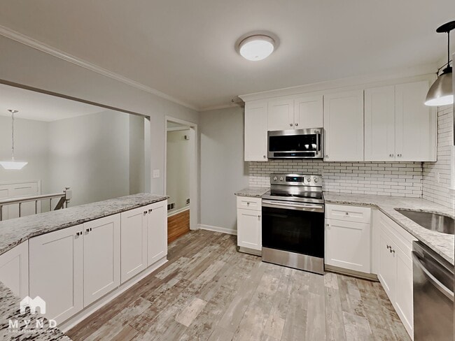 Foto del edificio - 6489 Lynn Dale Ln