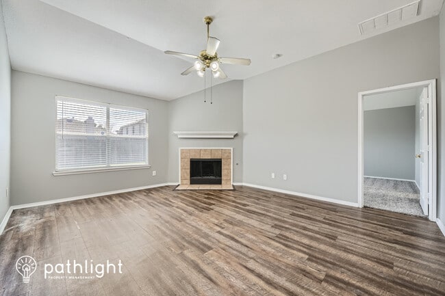 Building Photo - 943 Quail Creek Drive, Grand Prairie, TX, ...