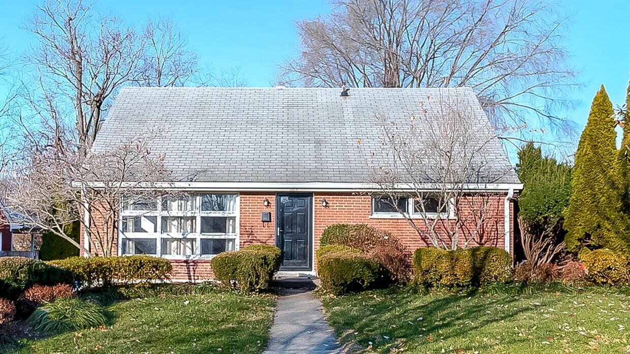 317 Larch Ln, Lexington, KY 40511 House Rental in Lexington, KY