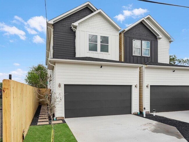 Building Photo - 6626 Highrock Rd