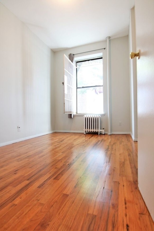 Building Photo - 726 Amsterdam Ave
