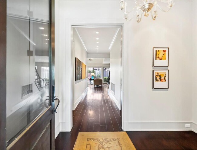 Foto del edificio - 711 E 19th St