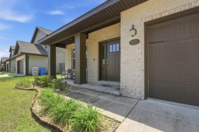 Building Photo - 2331 Hadleigh Hills Ct