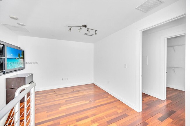 Foto del edificio - Unit 1004