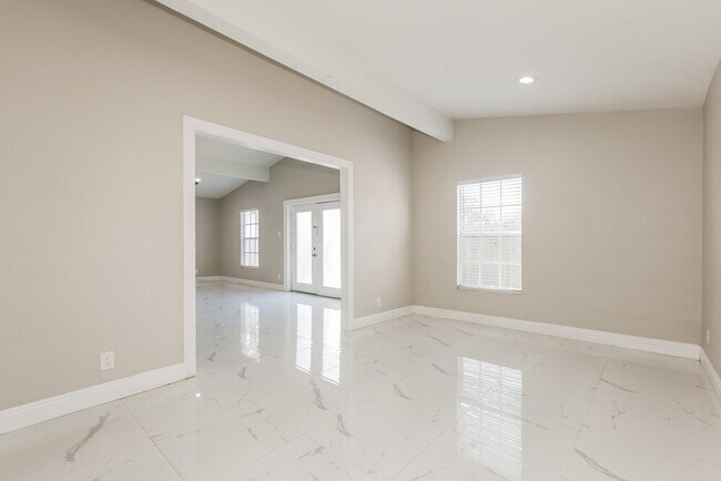Foto del edificio - 1735 Tarah Trace Dr