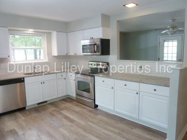 Foto del edificio - 2504 Booker Creek Rd