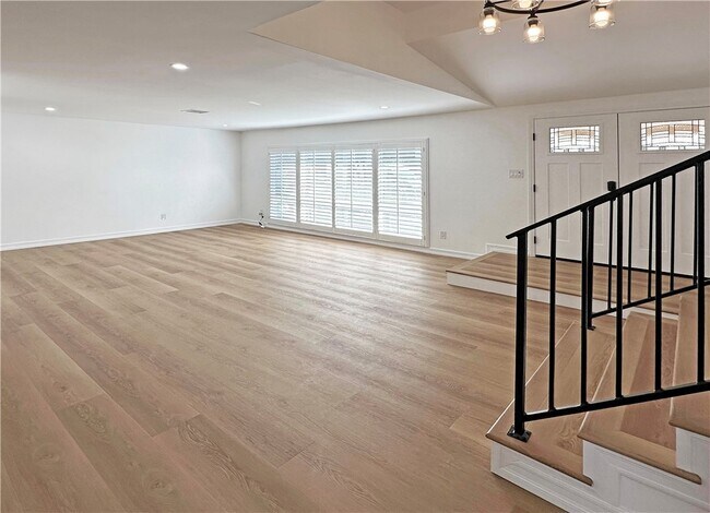 Building Photo - 10031 Birchwood Dr