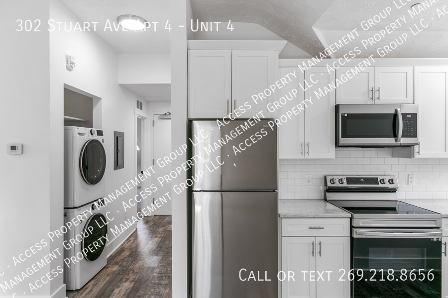 Foto principal - 302 Stuart Ave