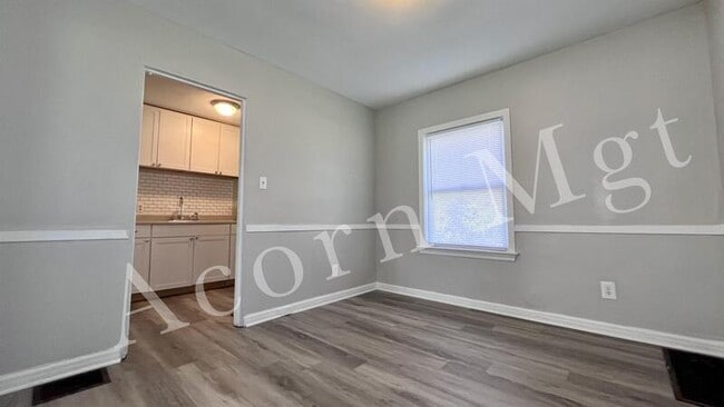 Foto del edificio - 2858 Ruhl Ave
