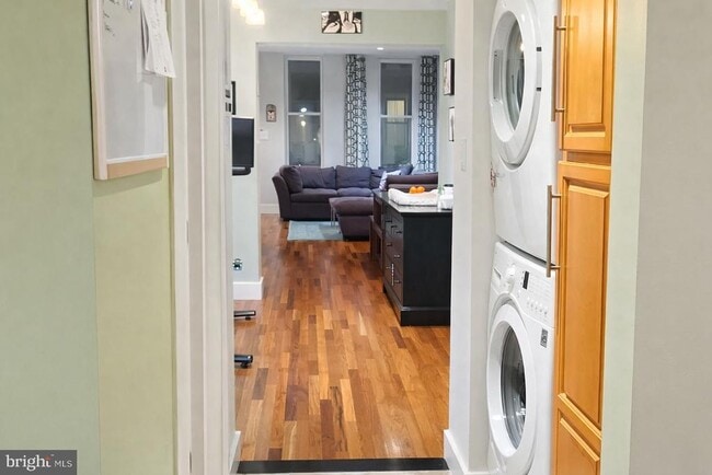 Building Photo - 2508 Tulip St