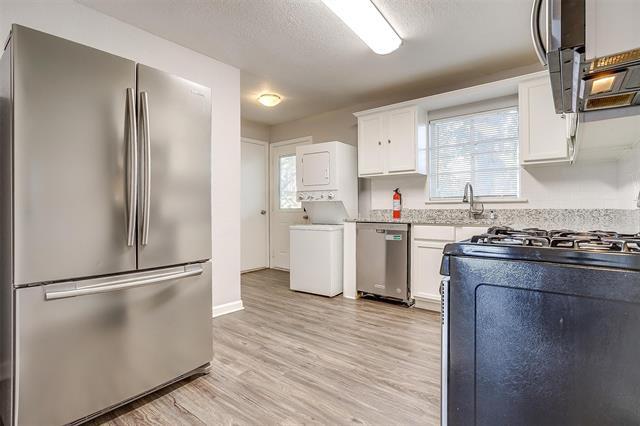 Foto del edificio - 10325 Fern Dr