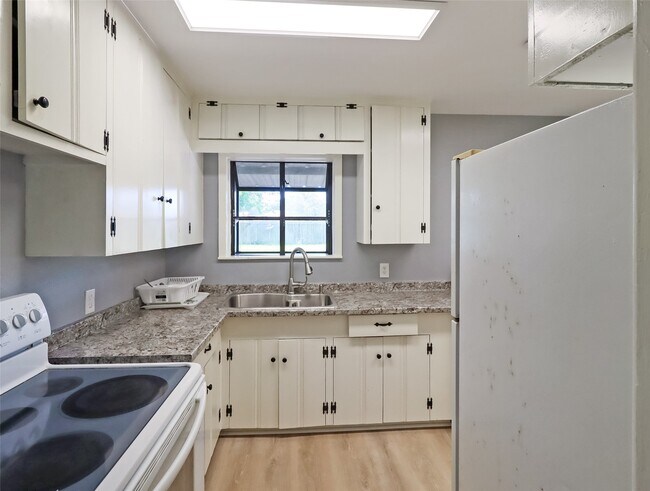 Foto del edificio - 1411 15th Ave N