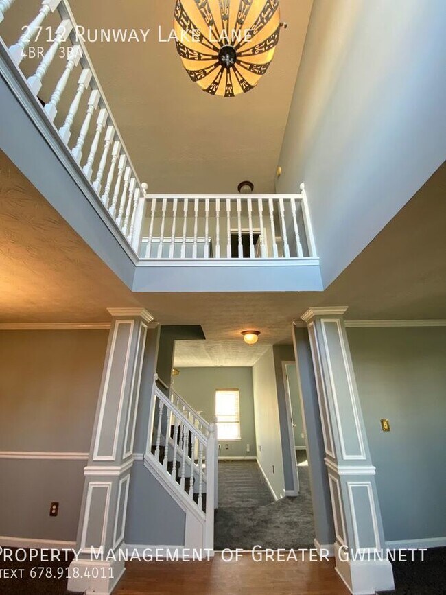 Building Photo - 2712 Runway Lake Ln