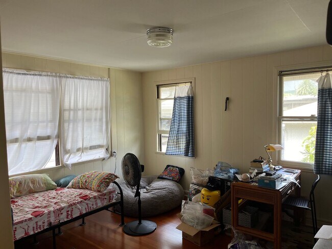 Building Photo - 1276-P