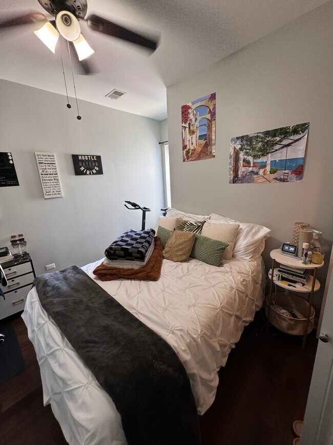 Foto del edificio - 2852 N Kedzie Ave