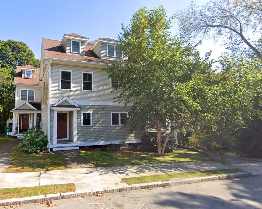 Primary Photo - 32 Williams St