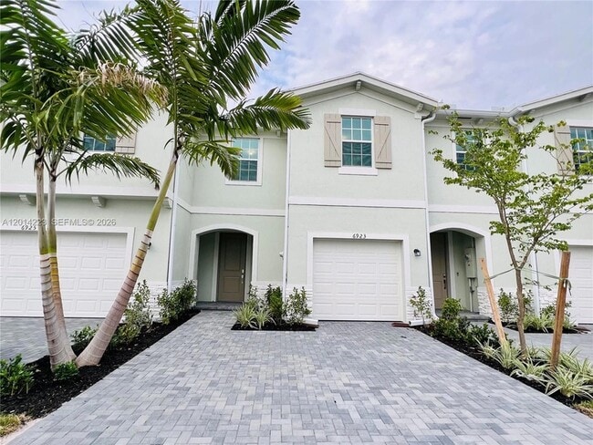 Photo - 6923 Harbours Edge Ave Townhome